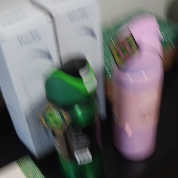 Owala Green Elphaba & Pink Glinda FreeSip 32 oz Wicked Water Bottles & BONUS! - Picture 5 of 8